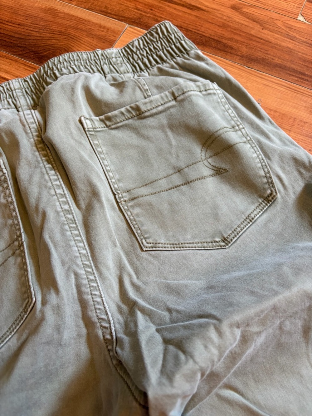 American Eagle green joggers - Picture 4 of 6